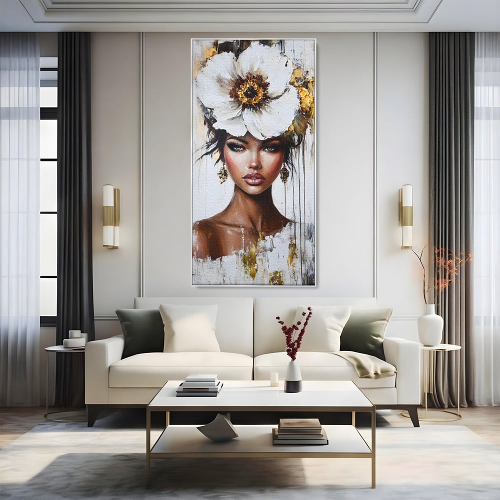 Tablou canvas cu tablou canvas cu portret feminin si floare, in rama de aluminiu argintiu, pe perete intr-un living